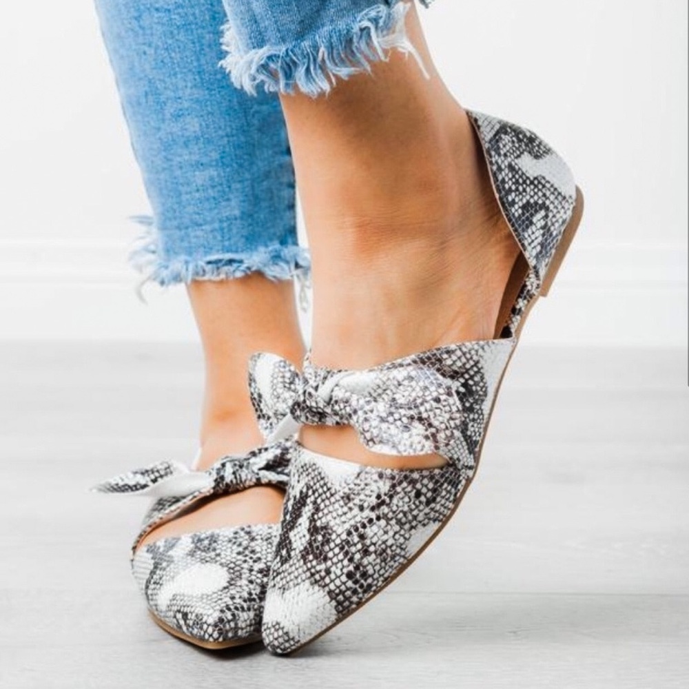 2 LEFT!!! Snakeskin Snake Print Bow Flats Mules - Picture 7 of 8
